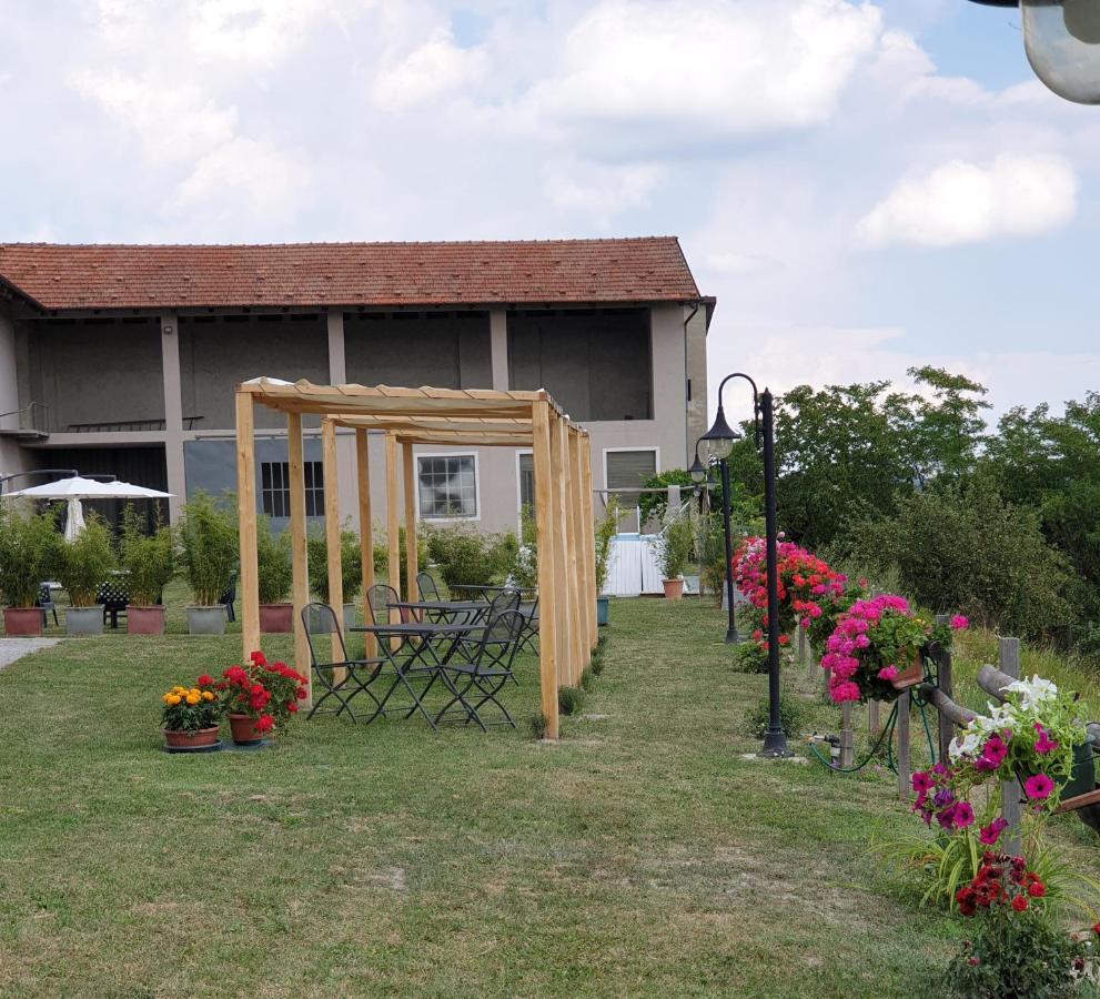 Cascina Brichat Alta Langa Serravalle delle Langhe Esterno foto